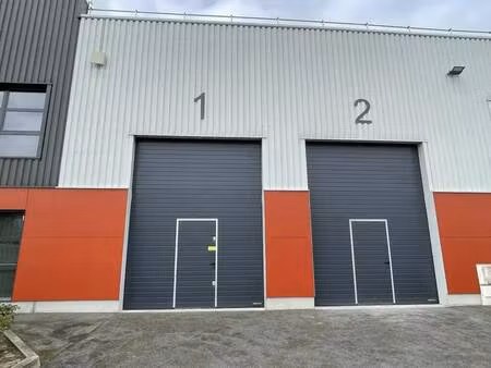 location entrepôt 180 m²