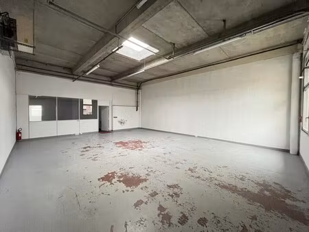 location entrepôt la verriere 78320 219m²