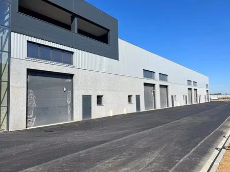 location local d'activités 298 m² à 668 m²