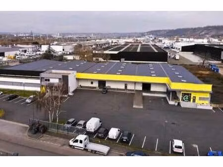 location entrepôt 2 080 m²