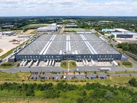 location entrepôt saint leger de linieres 49070 10000m² à 25824m²