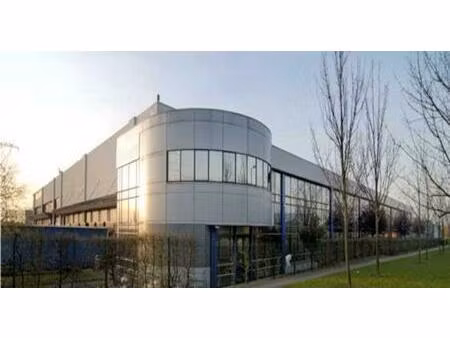 location entrepôt 6 690 m²