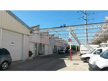 location entrepôt venissieux 69200 156m²