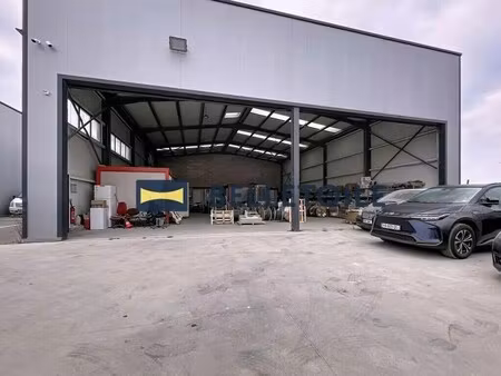 location entrepôt 296 m²