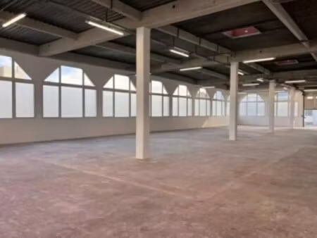 location local d'activités 546 m²