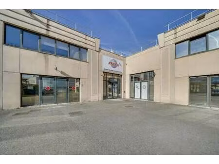 location local d'activités 40 m² à 220 m²