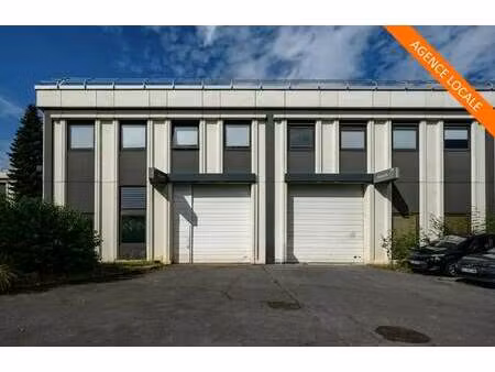 location local d'activités 597 m²