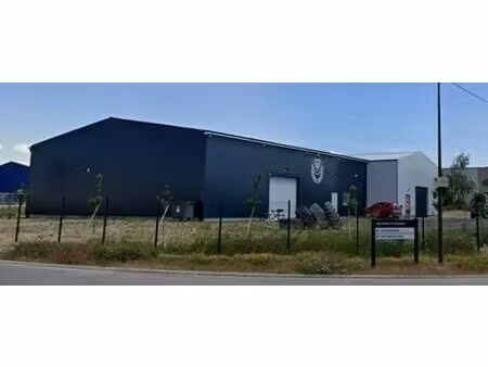 location local d'activités 230 m²