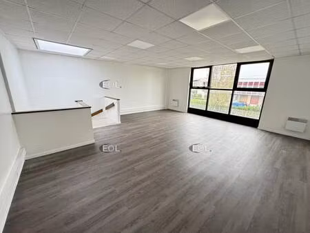 location local d’activités coignières 78310 882m²