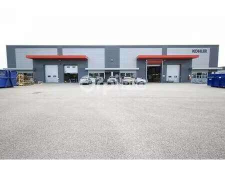 location local d'activités 2 244 m²