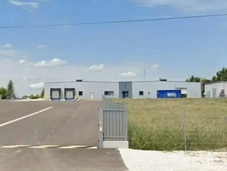 location local d'activités 5 000 m²