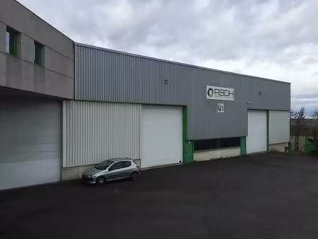 location local d'activités 7 900 m²