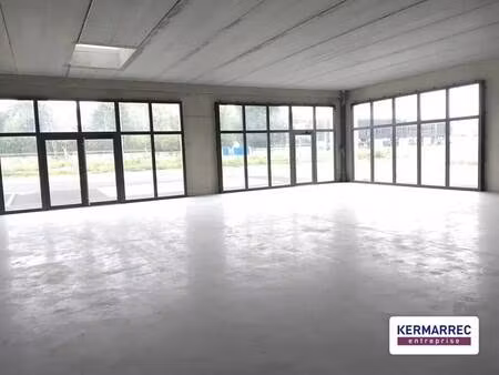 location local d'activités 370 m²