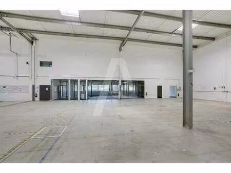 location local d'activités 3 000 m²
