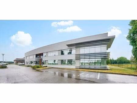 location local d'activités 3 290 m²