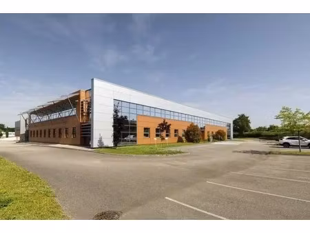 location local d'activités 9 623 m²
