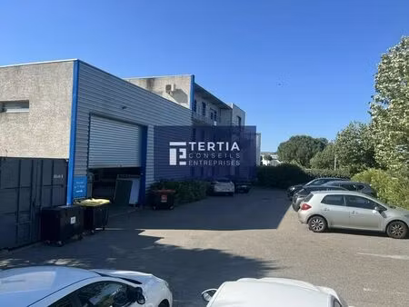 location local d'activités 368 m²