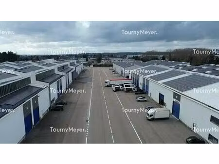 location local d'activités 2 458 m² à 8 345 m²