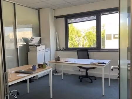 location local d'activités 210 m²