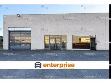 location local d'activités 550 m²
