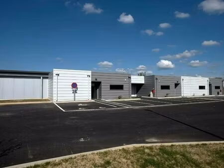 location local d'activités 50 m²