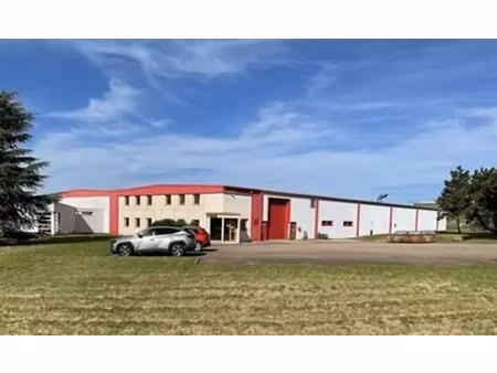 location local d'activités 2 900 m²