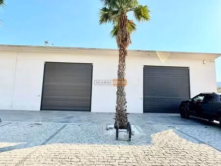 location local d'activités 149 m²