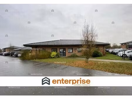 location local d'activités 563 m²