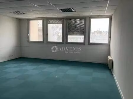 location bureaux 738 m²