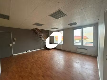 location bureaux 51 m² à 179 m²