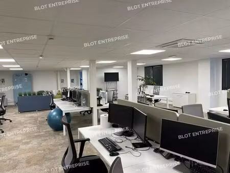 location bureaux 1 106 m²