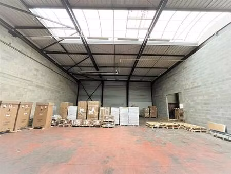 location entrepôt besancon 25000 2672m²