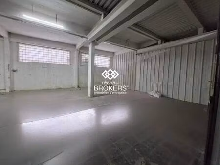 location entrepôt 150 m²