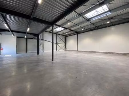 location entrepôt 312 m²