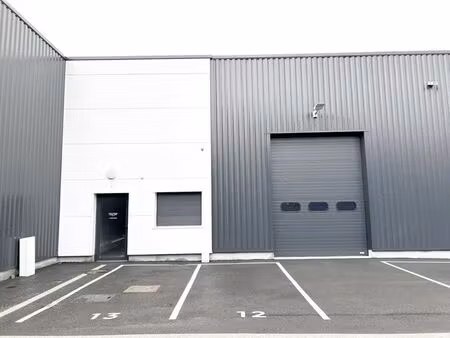 location entrepôt cormontreuil 51350 225m²