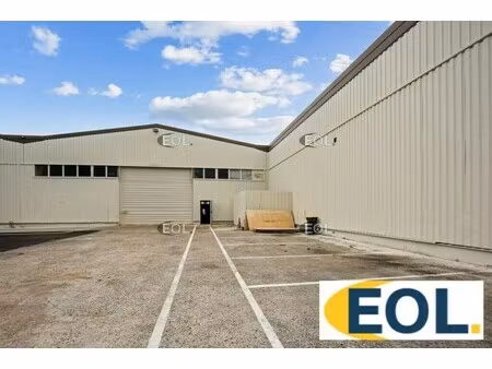 location entrepôt 1 814 m²