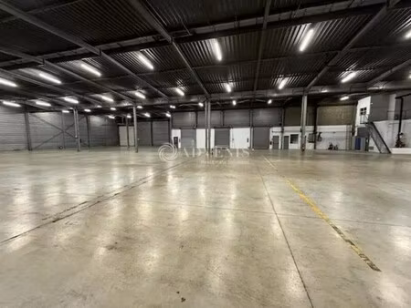 location entrepôt 2 280 m²