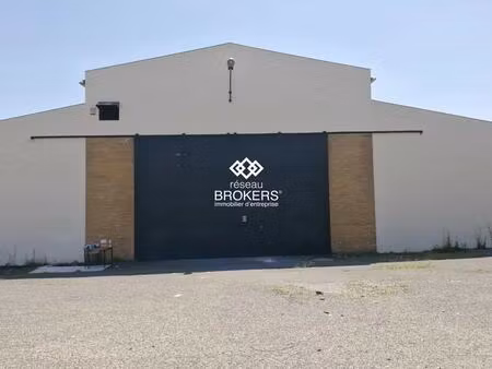 location entrepôt 3 896 m²