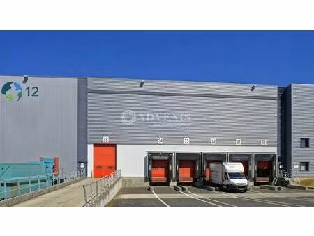 location entrepôt 5 774 m²
