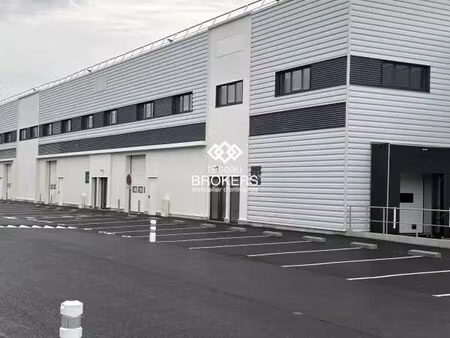 location entrepôt saint aignan grandlieu 44860 571m²