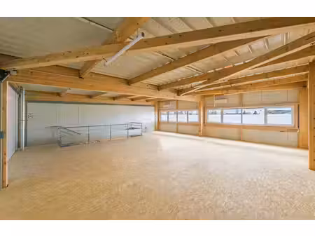 location local d’activités 192m²