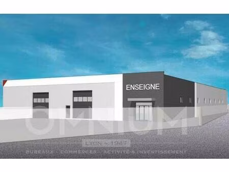 location local d'activités 1 600 m²