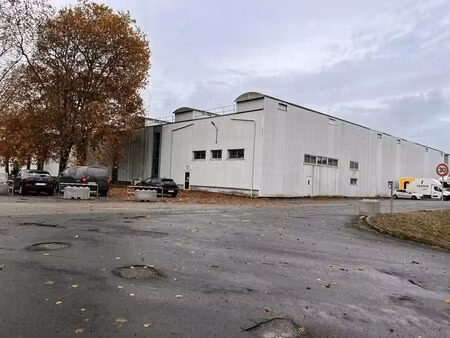 location local d'activités 4 150 m²
