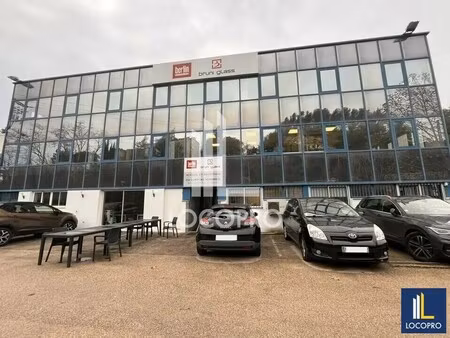 location local d'activités 4 600 m²