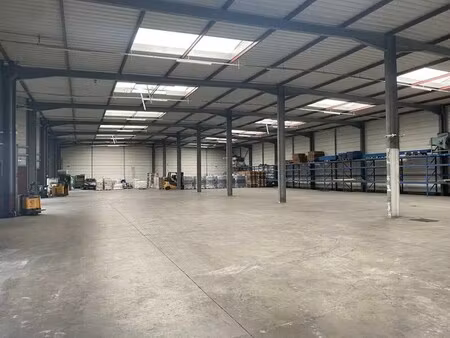 location local d’activités corbas 69960 1780m²