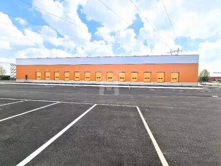 location local d’activités le coudray montceaux 91830 1960m²