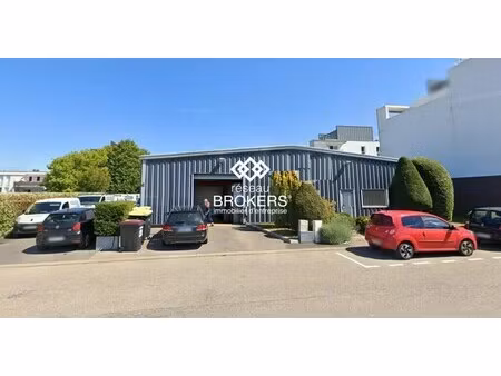 location local d'activités 310 m²