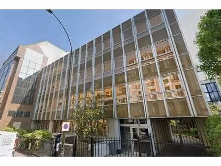 location local d'activités 277 m²