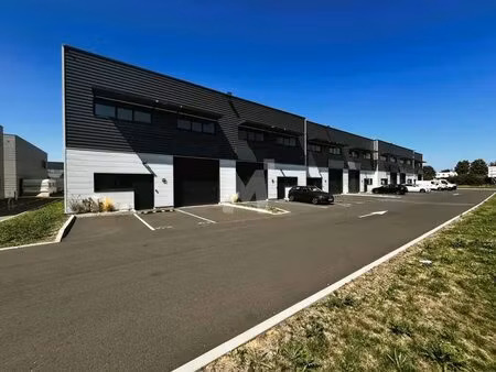 location local d'activités 268 m² à 808 m²