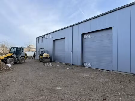 location local d'activités 304 m² à 912 m²